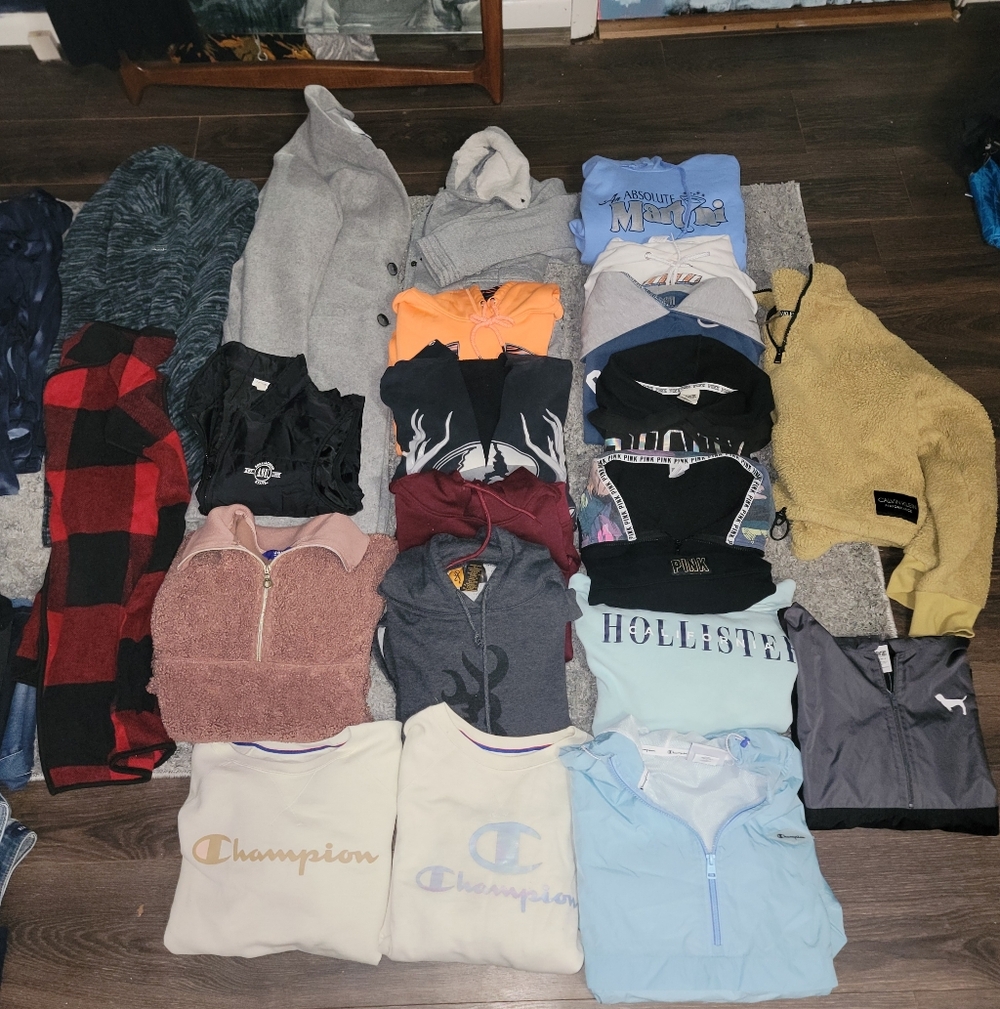 Sweat Shirt Bundle Calvin Klin ,hollister , Columbia , All Name Brand